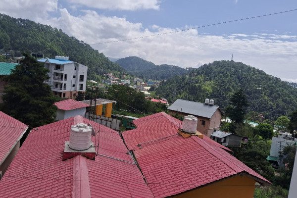 Nature's Groove, Hill Top Picturesque Duplex at Bhowali, Nainital